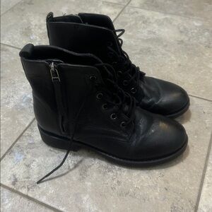 Women’s Steve Madden boots size 7